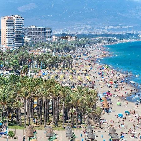 Apartamento Torremolinos: Beachside Retreat with Pool and Free Parking Exterior photo